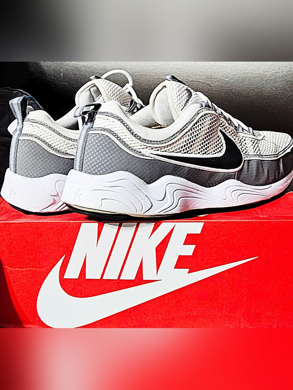 Nike Air Men’s White and Gray Mesh Sneakers Size 13 Free Shipping!!
